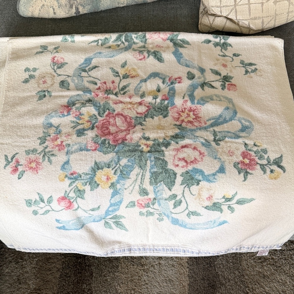 Vintage Waverly Fieldcrest Floral with Blue Ribbon Bath Towels Set of 3